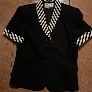 Kasper short sleeve waist length blazer sz 8